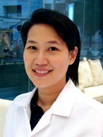 Dr.Padeawrada Siroratanaset, endodontist in Bangkok Dental Clinic