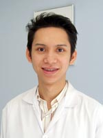 Dr. Petch Ounpat, laser dentist,  laser dentist at Silom Dental Building